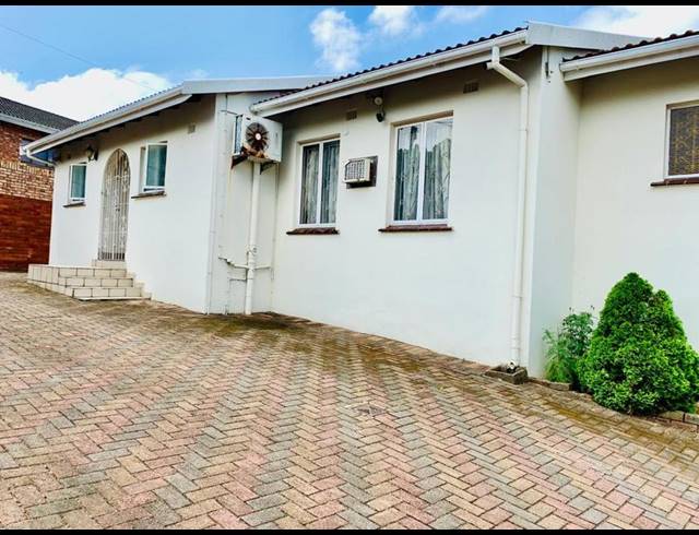 4 BEDROOM HOUSE FOR SALE IN SHALLCROSS